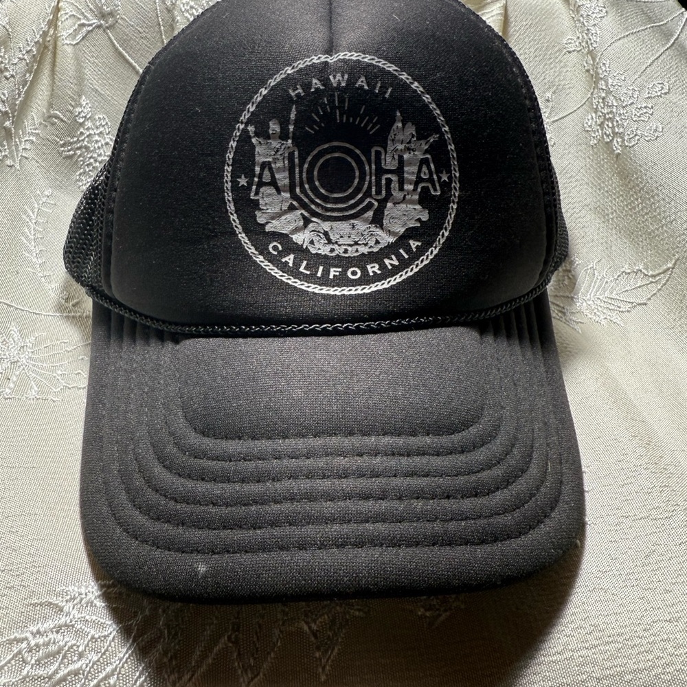 OTTO Black Hawaii Trucker Hat‎